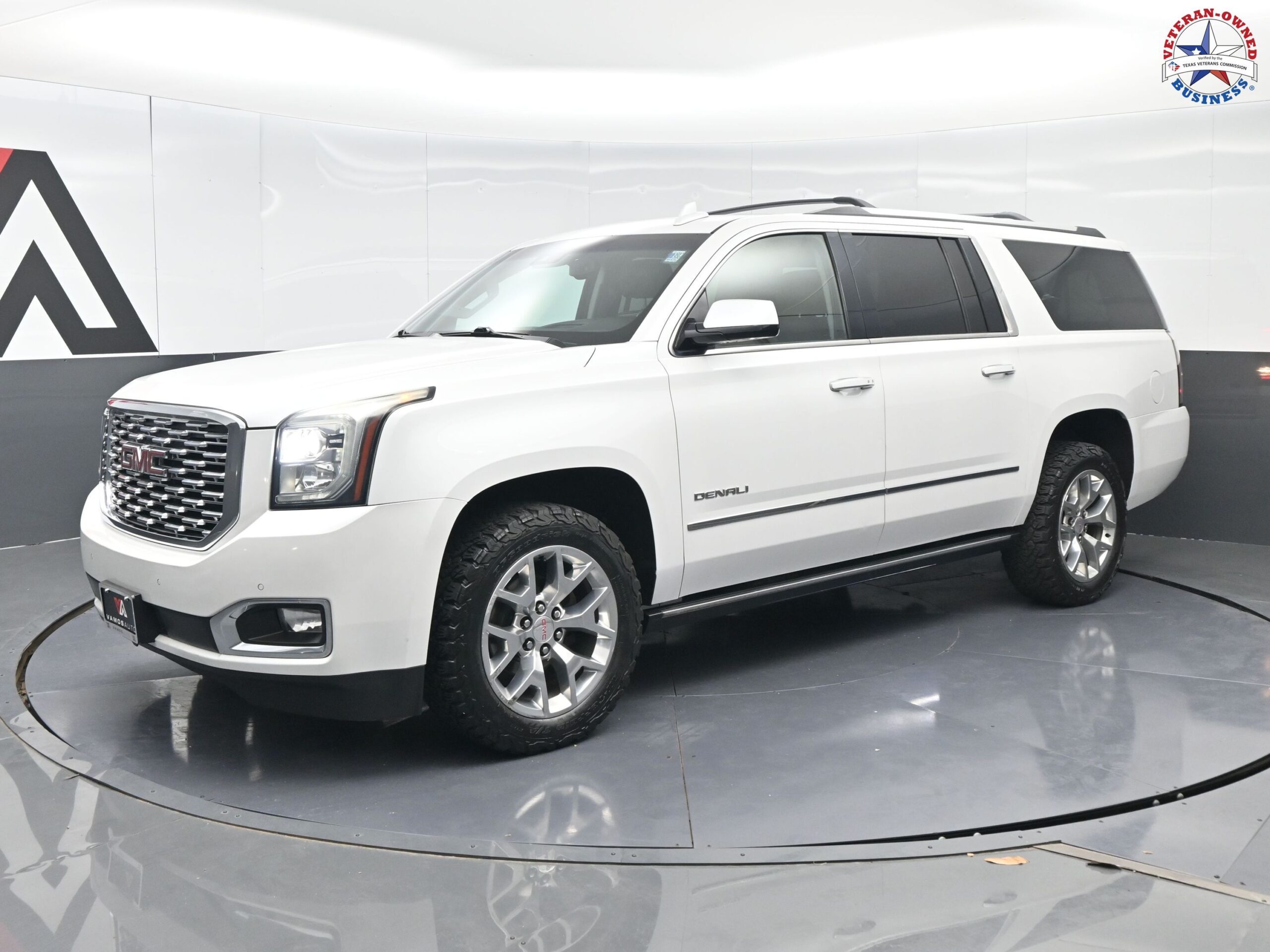 2019 GMC Yukon XL Denali's photo