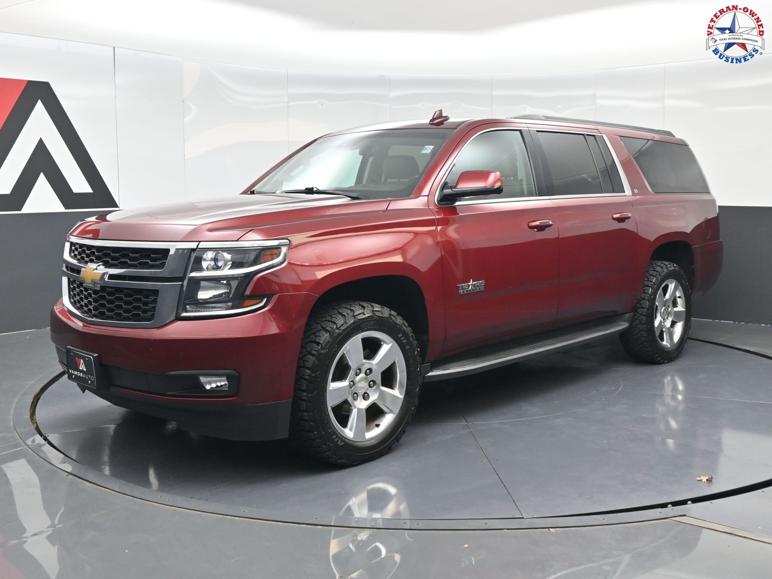 2016 Chevrolet Suburban LT's photo