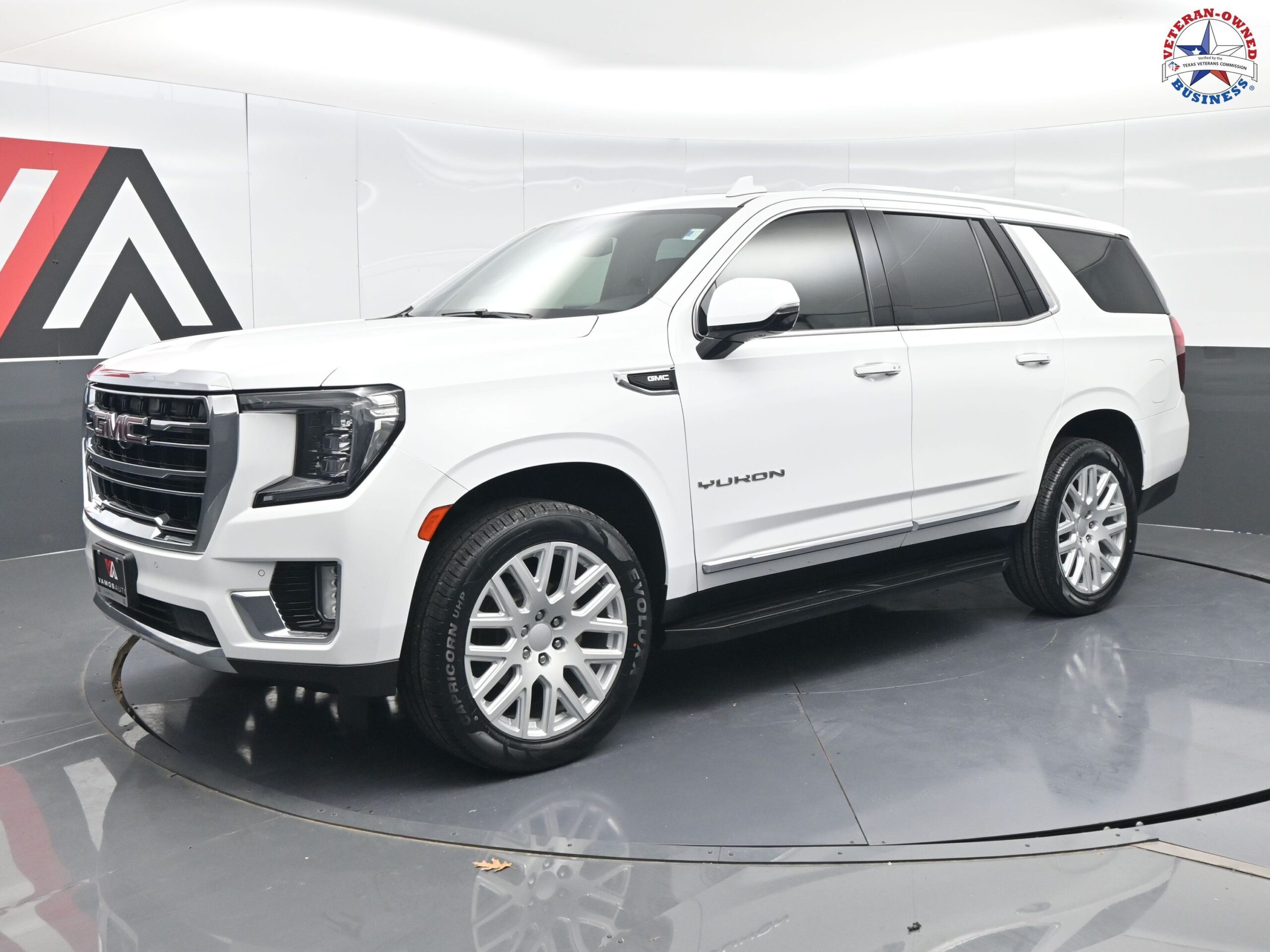2021 GMC Yukon SLT's photo