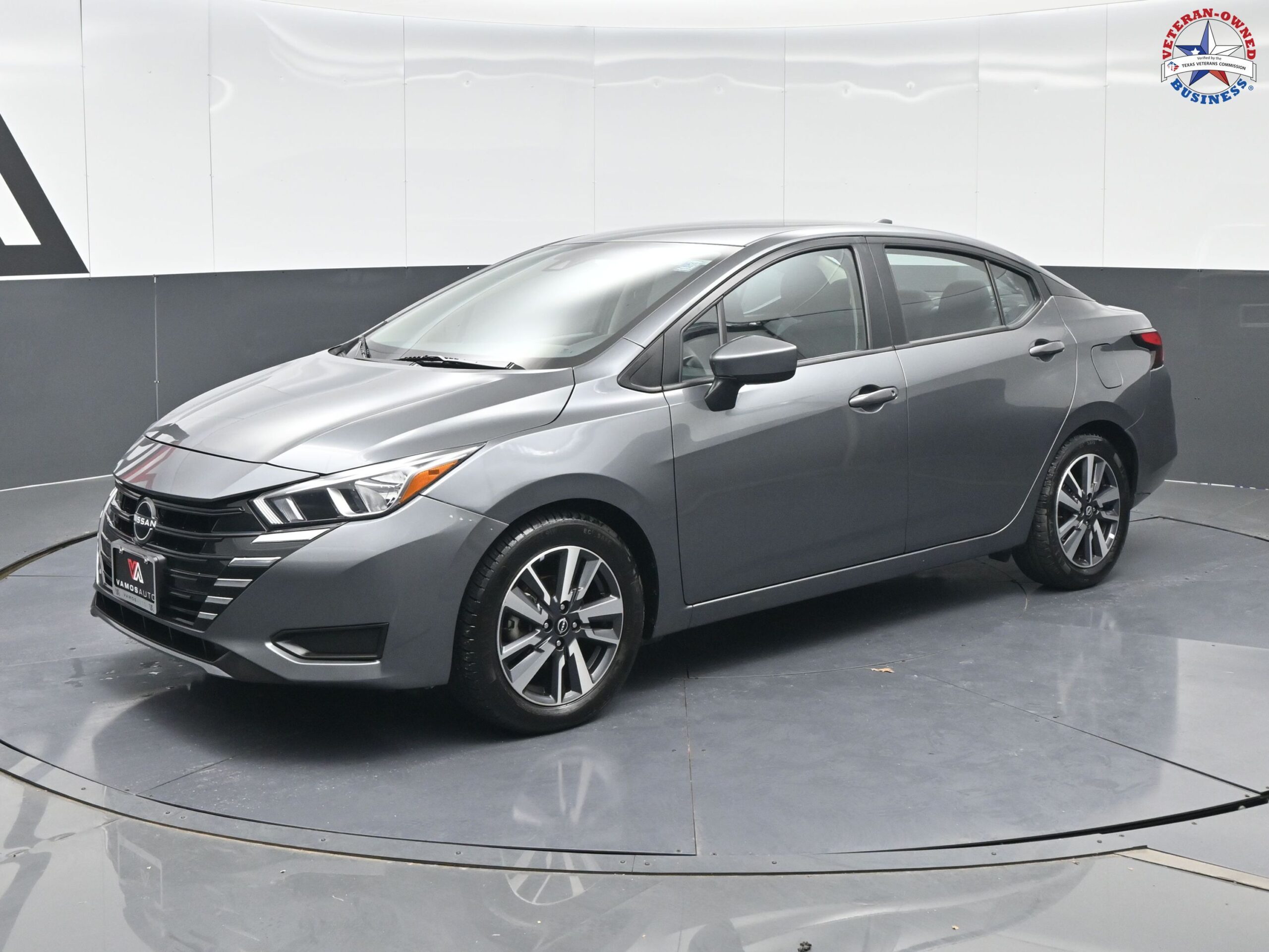 2023 Nissan Versa Sedan SV's photo