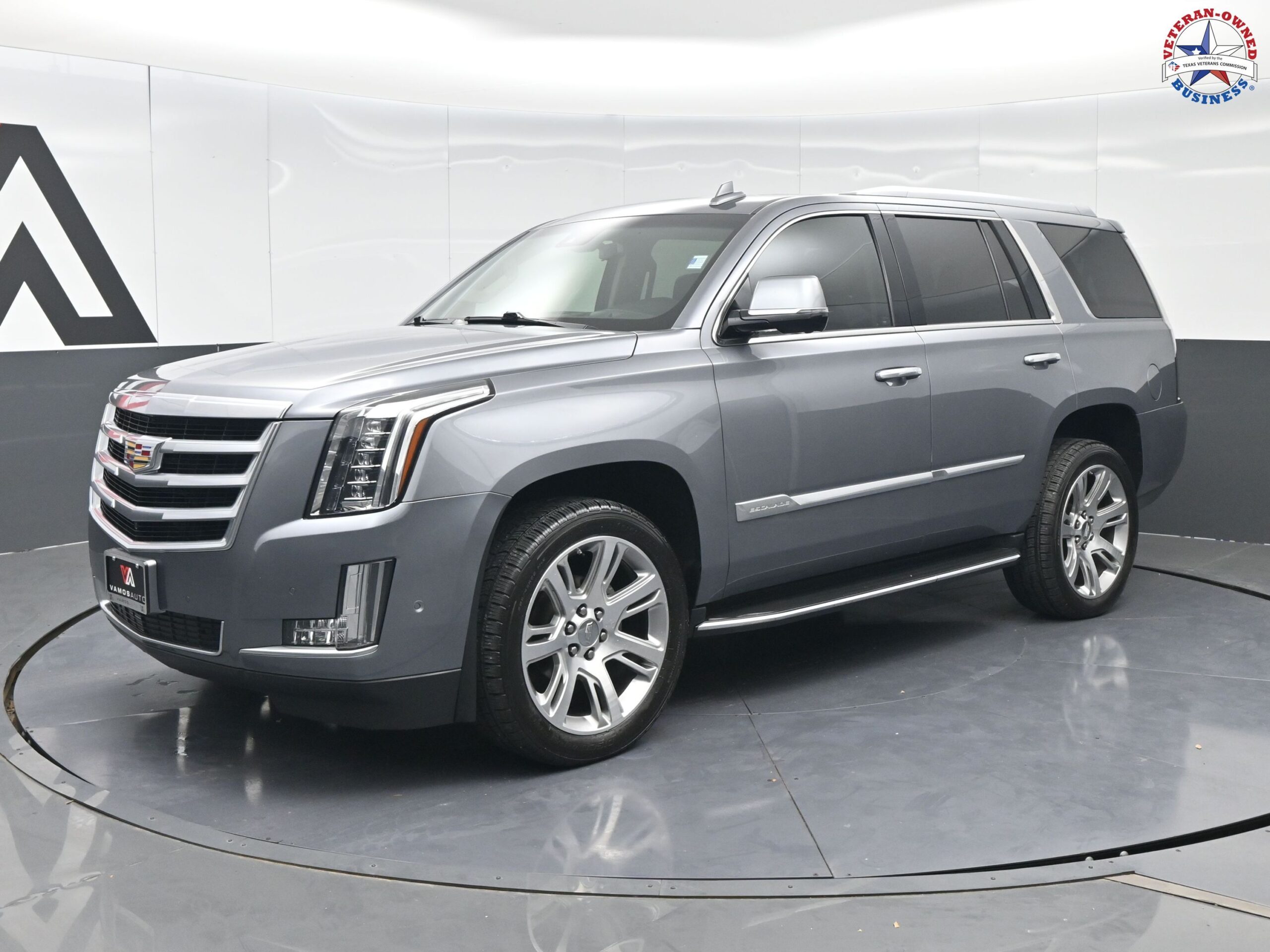 2018 Cadillac Escalade Luxury's photo
