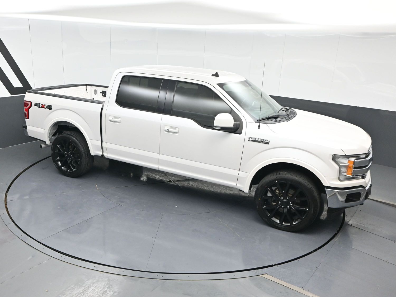 2019 Ford F-150 Lariat - Photo 19