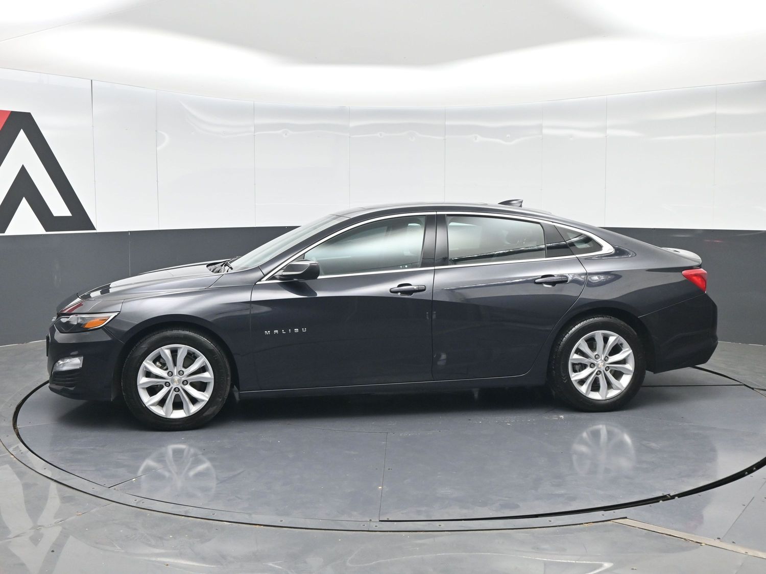 2023 Chevrolet Malibu 1LT - Photo 3