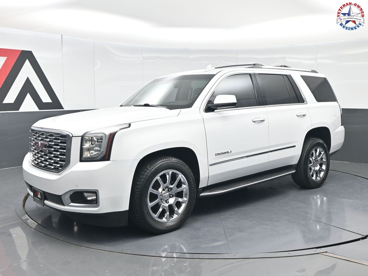 2019 GMC Yukon 4WD Denali's photo