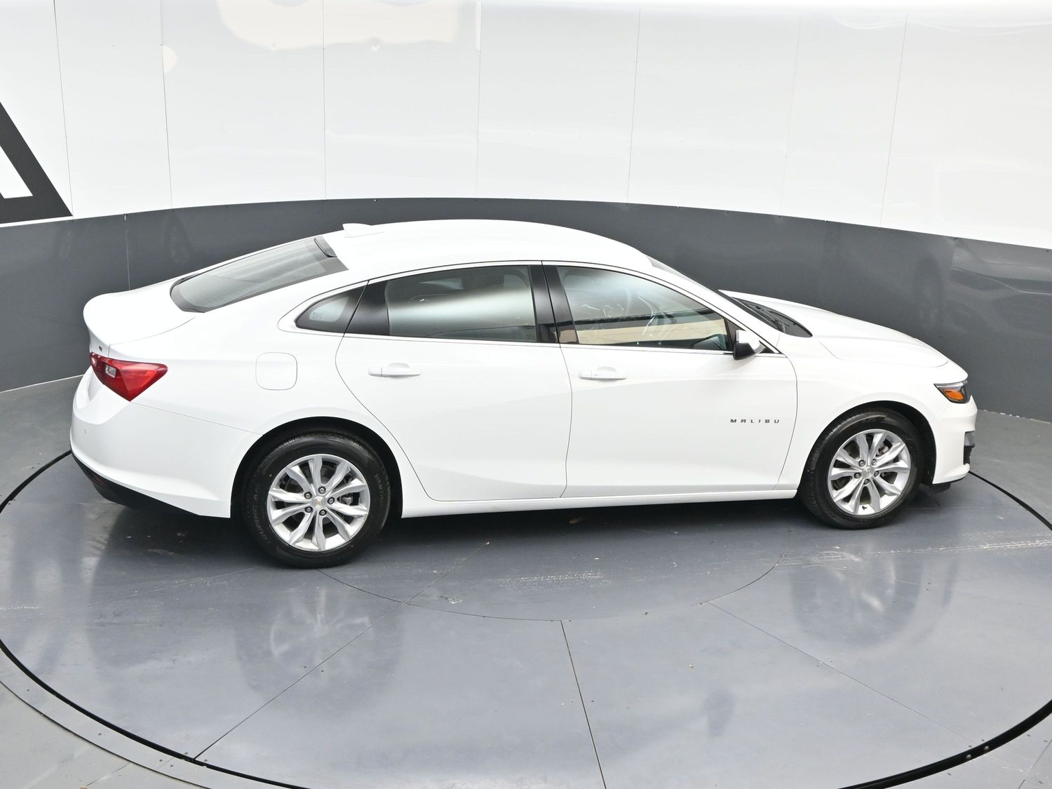 2024 Chevrolet Malibu 1LT - Photo 18