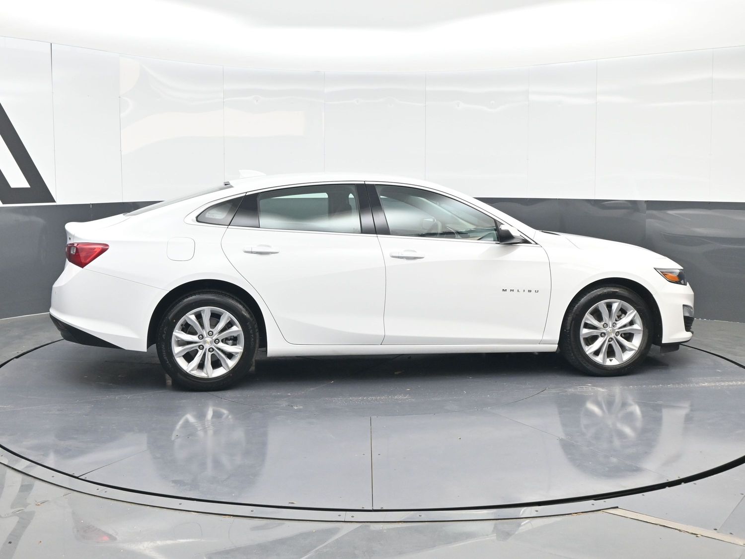 2024 Chevrolet Malibu 1LT - Photo 7