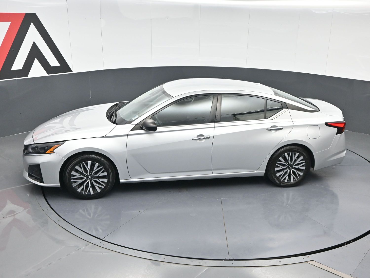2024 Nissan Altima SV - Photo 14