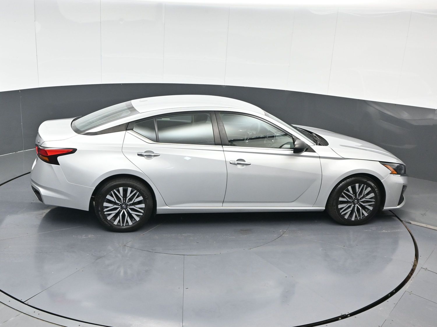 2024 Nissan Altima SV - Photo 18