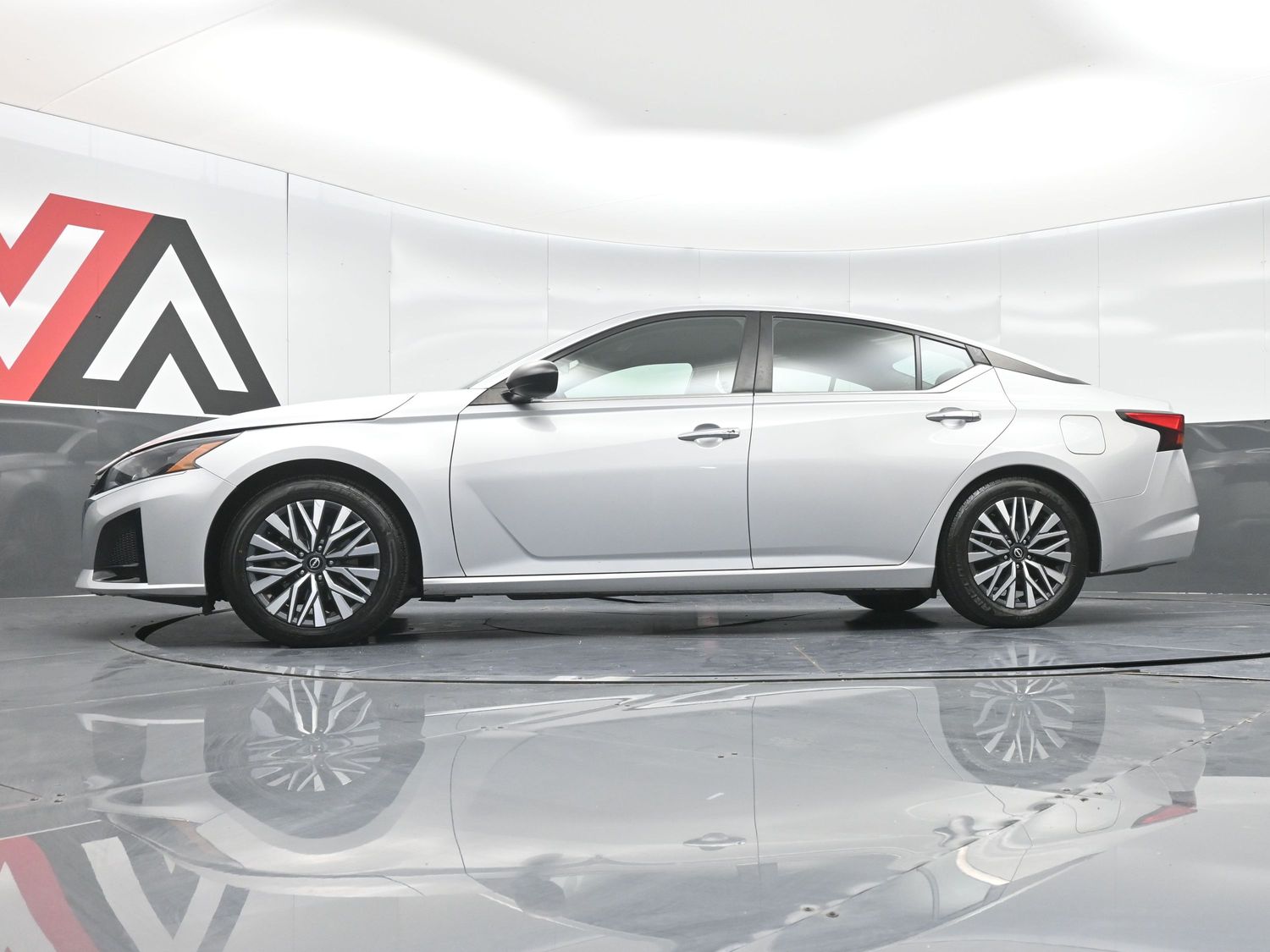 2024 Nissan Altima SV - Photo 23