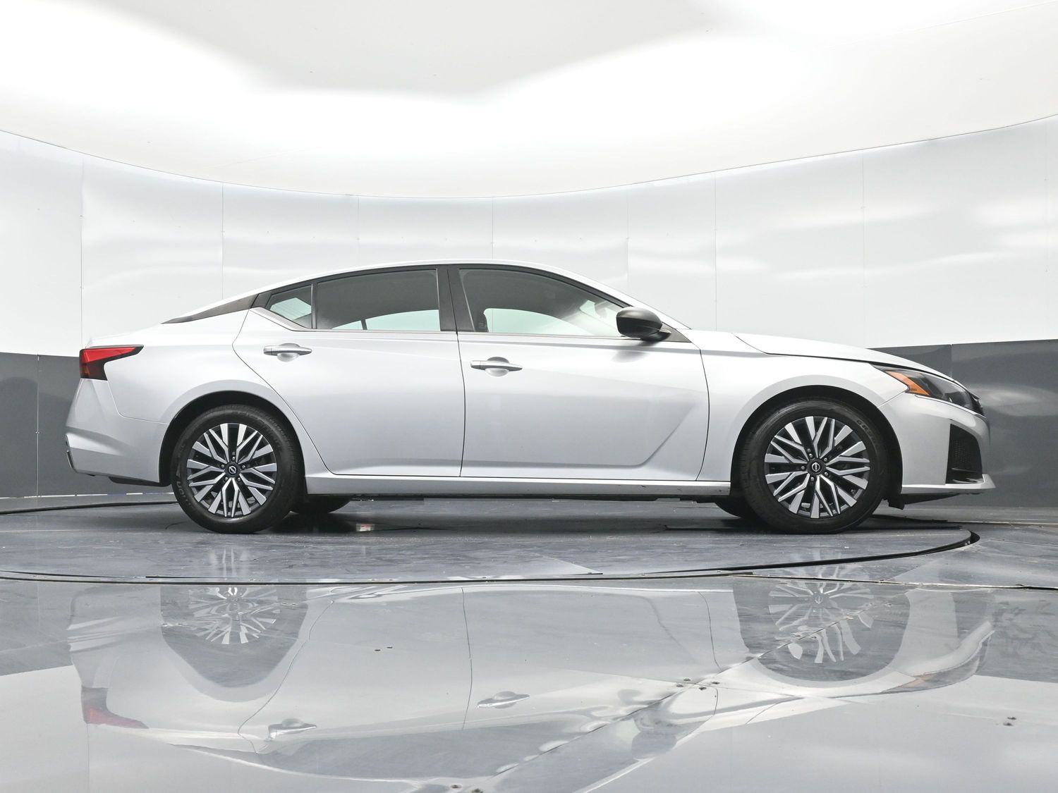 2024 Nissan Altima SV - Photo 27