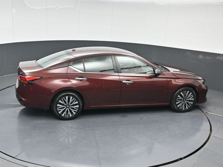 2024 Nissan Altima SV - Photo 18