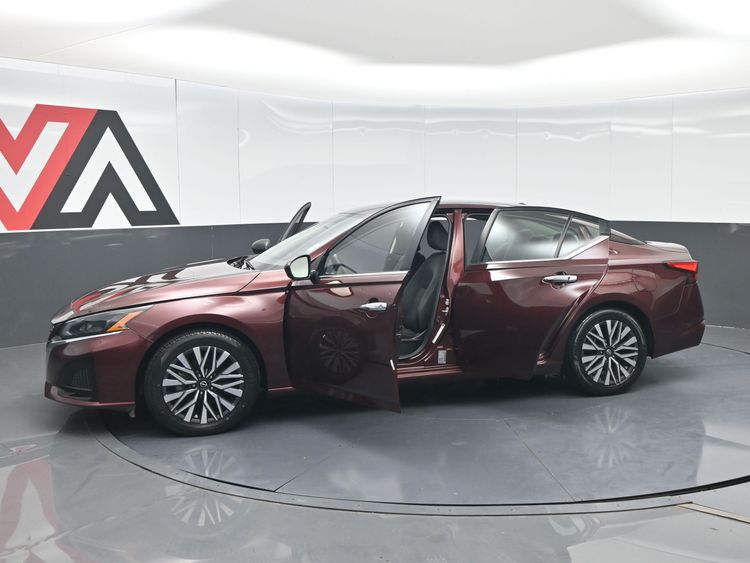 2024 Nissan Altima SV - Photo 33