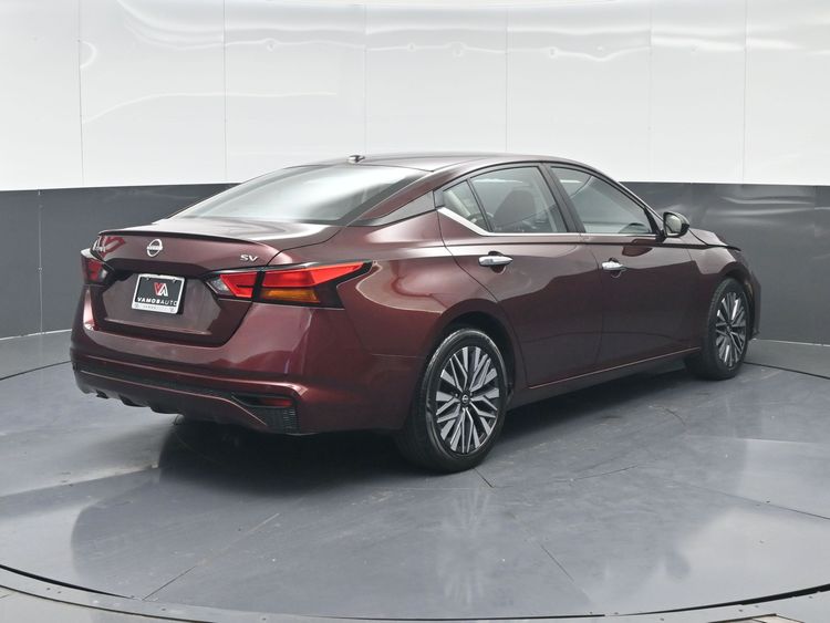 2024 Nissan Altima SV - Photo 6