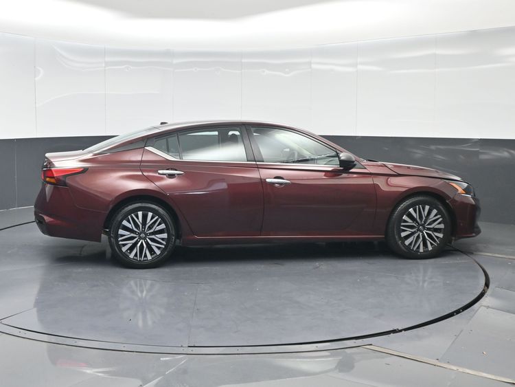 2024 Nissan Altima SV - Photo 7
