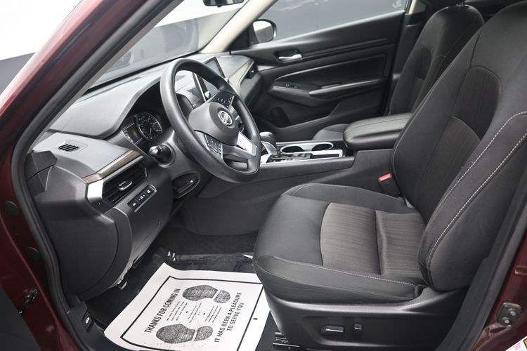 2024 Nissan Altima SV - Photo 10