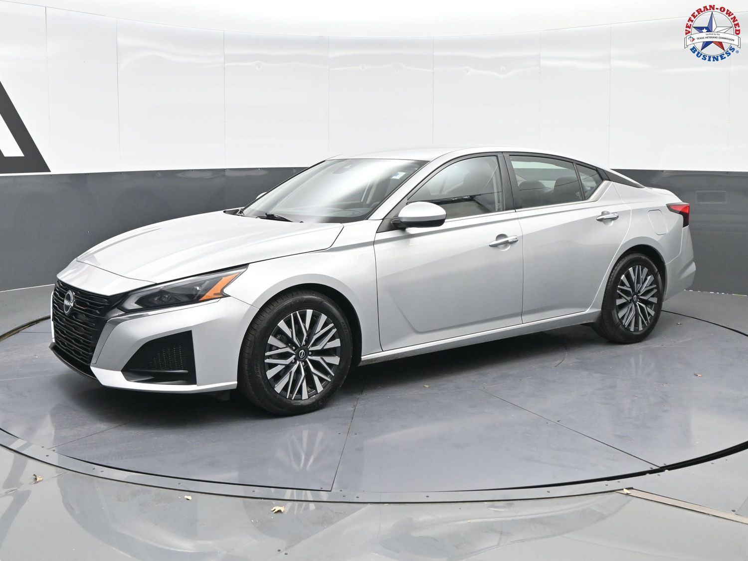 2023 Nissan Altima's photo