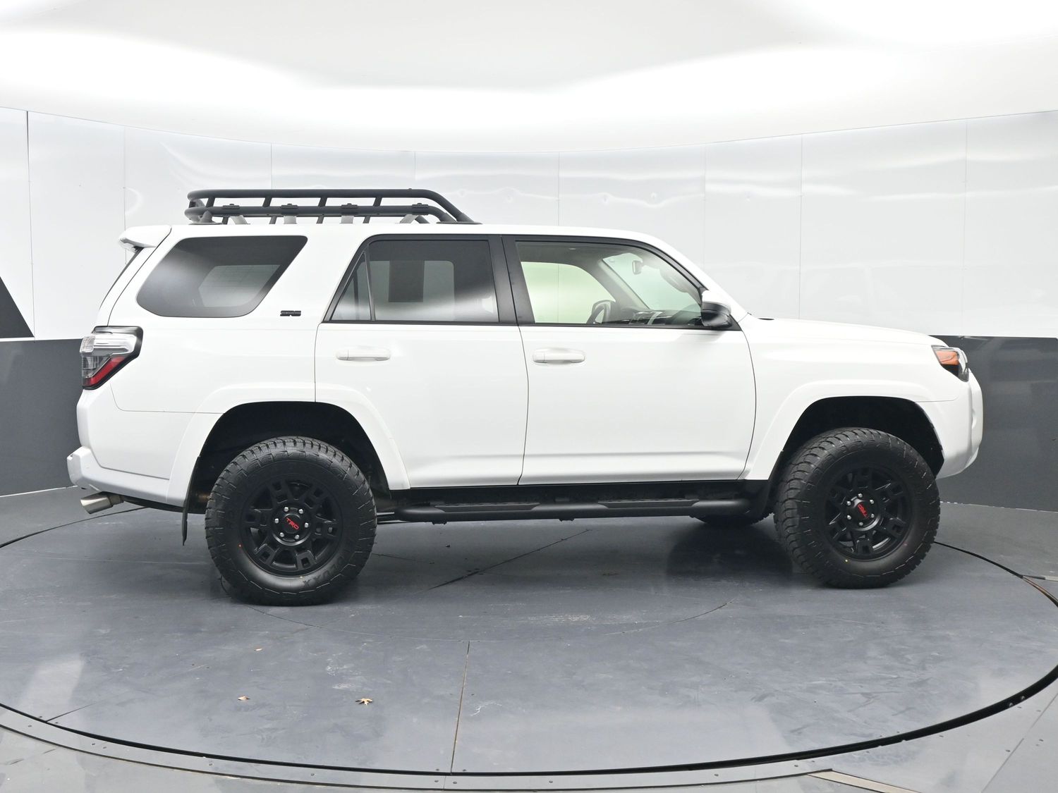 2022 Toyota 4Runner SR5 - Photo 7