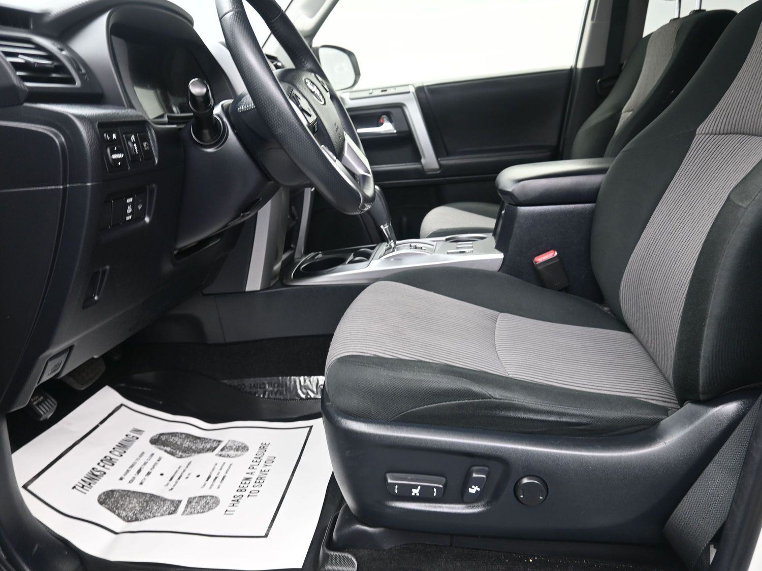 2022 Toyota 4Runner SR5 - Photo 10