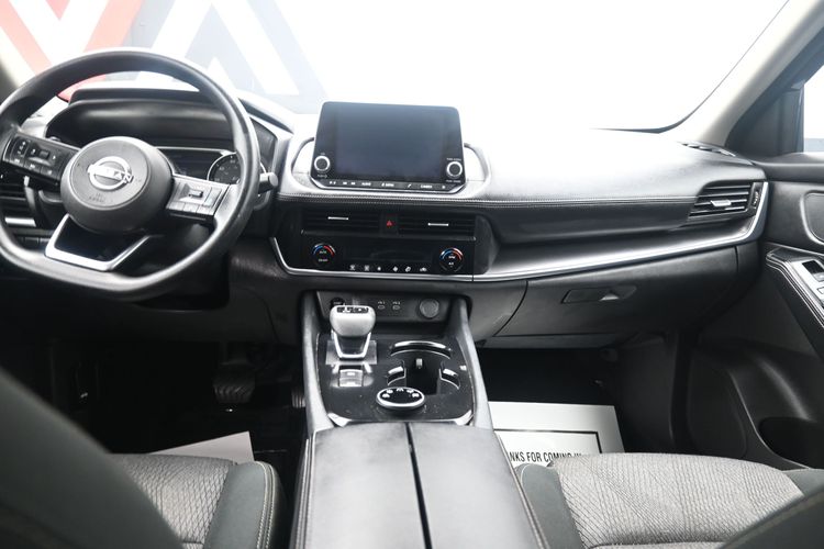 2024 Nissan Rogue SV - Photo 11